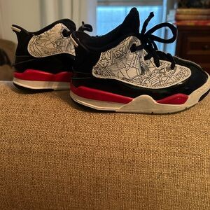 Jordan Dub Zero White Varsity Red Black DV1359-162 Kids Size 9C